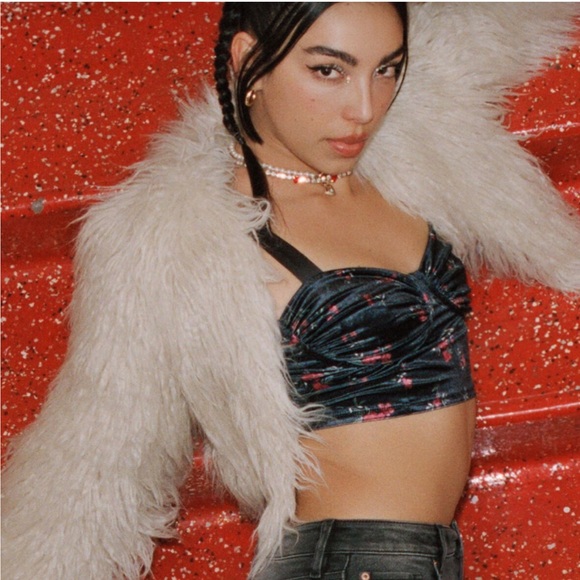 Shaggy faux fur cropped coat - Picture 5 of 8